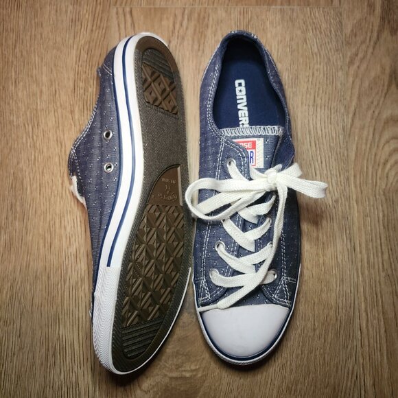 Converse All Star Lowtop – Classic Canvas Sneakers Size 9 - Picture 2 of 5